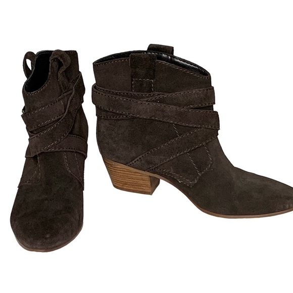 Nine West Lairah‎ chocolate brown Suede Pull On Ankle Booties. Size 8.5 - Picture 2 of 10